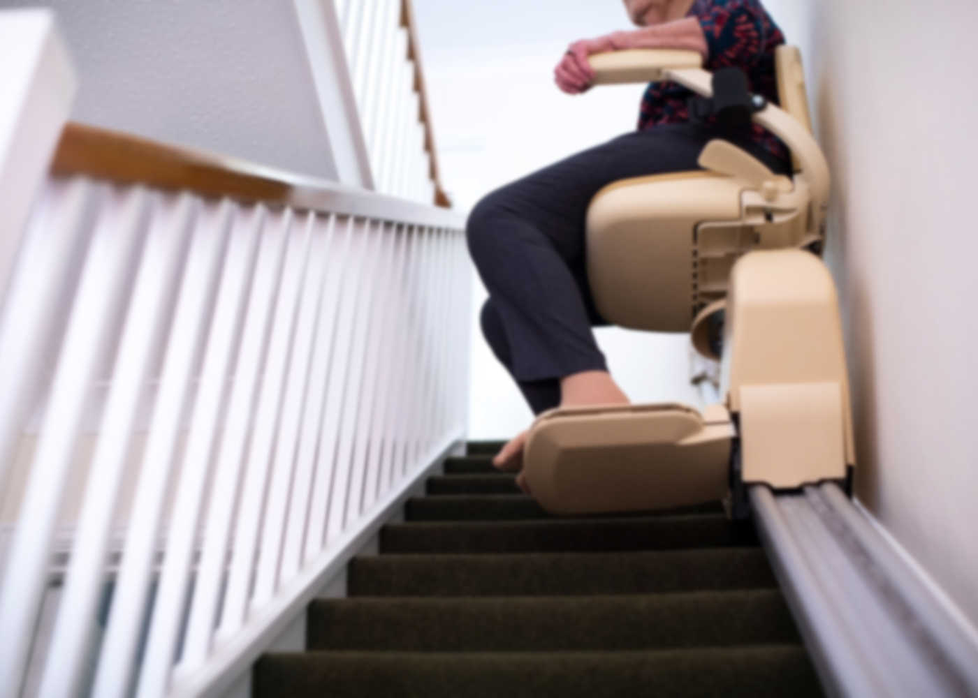 Hoe kun je thuis blijven wonen wanneer traplopen moeilijk wordt: concrete oplossingen en mogelijke keuzes